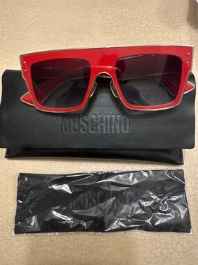 MOSCHINO SUNGLASSES
